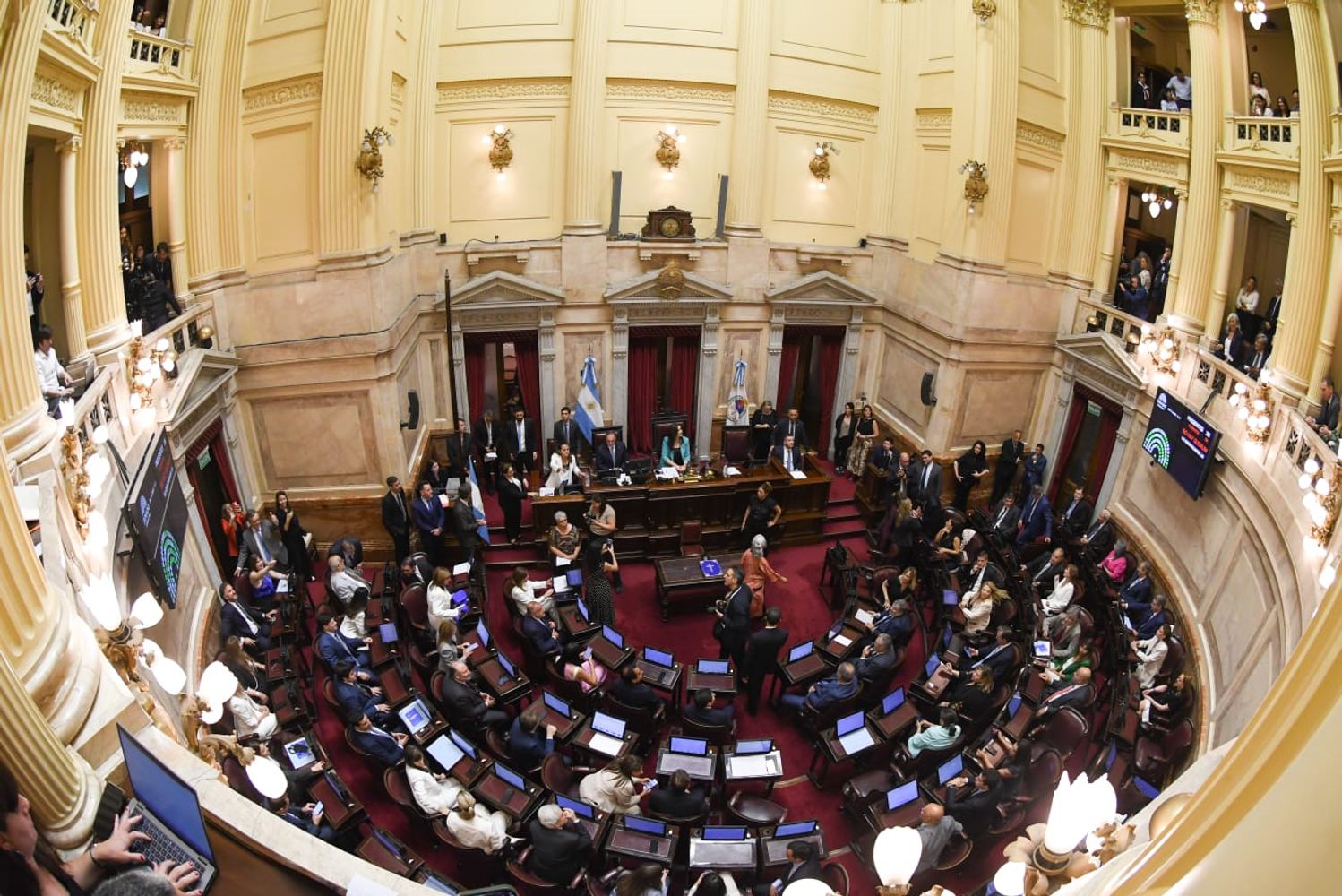 El Senado de la Nación debatirá este miércoles el proyecto de "Ley de Modernización Laboral" impulsado por el presidente Milei. El bloque Convicción Federal podría tener un rol gravitante.