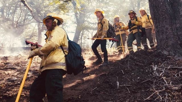 Incendios en Chubut. Brigadistas de Santa Fe, en acción.