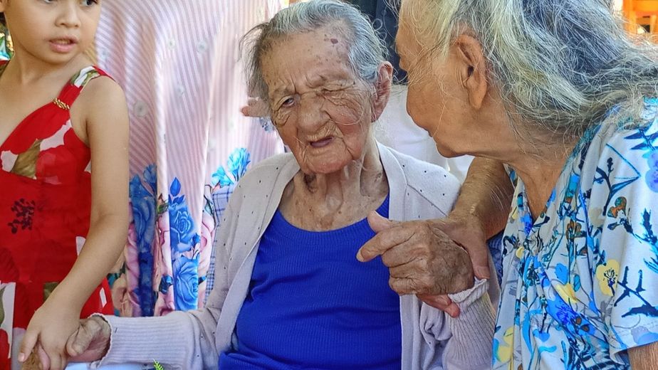 Una mujer de Villa Bonita celebró 114 años y se convirtió en símbolo de la memoria viva del pueblo.