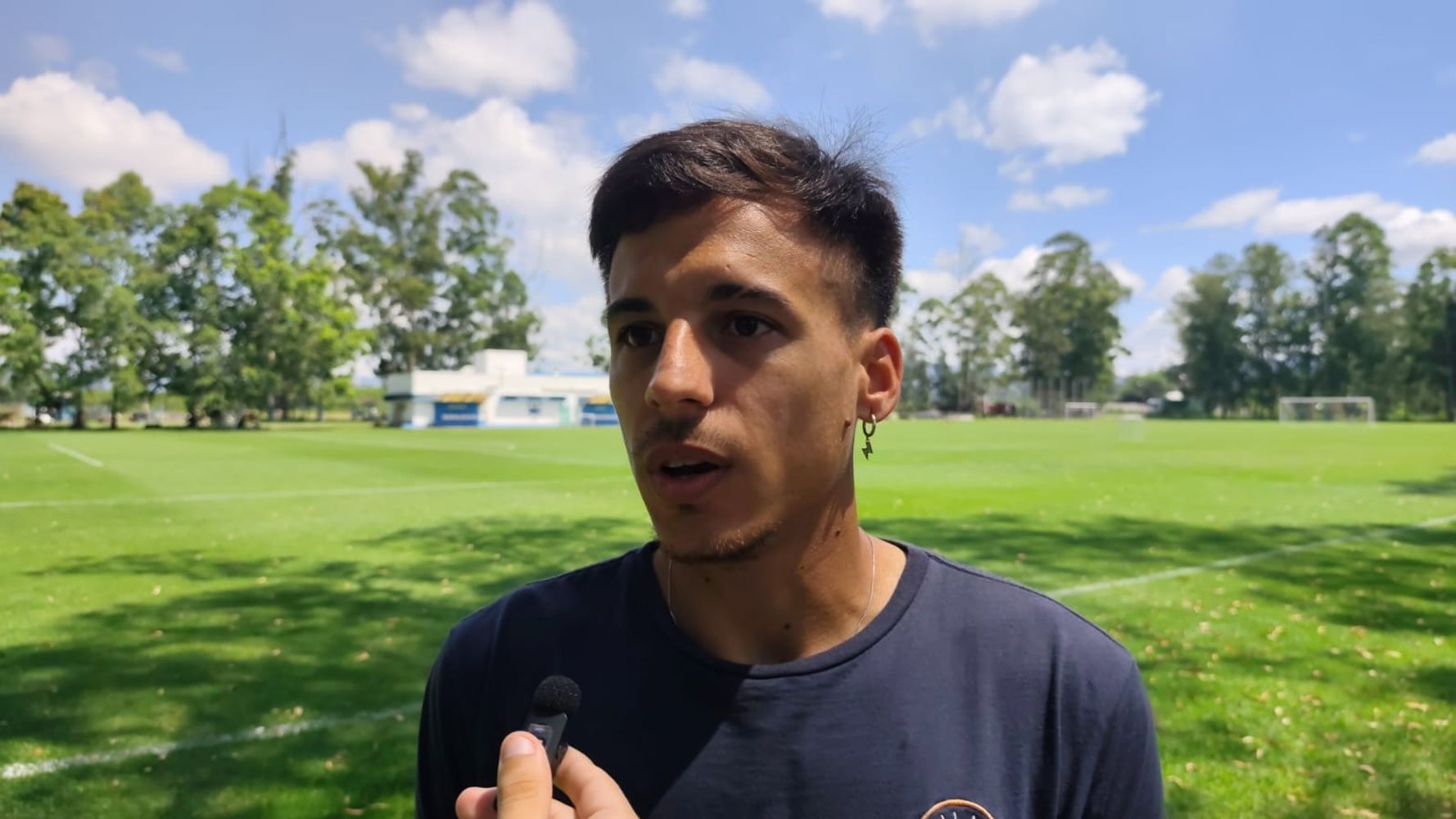 El "Lobo" jujeño ultima detalles para el gran choque por la Copa Argentina y el volante Claudio Pombo reveló su particular expectativa por el reencuentro con la parcialidad albiceleste, que será en tierras salteñas.
