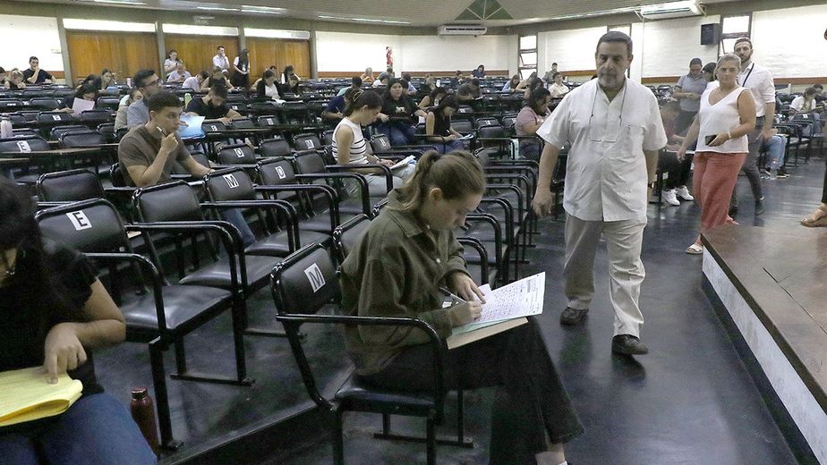 El examen duró cuatro horas y se rindió en la Facultad de Psicología de la UNT.