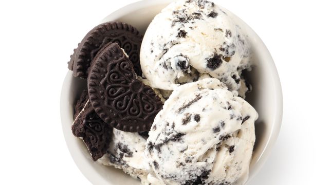 La receta de helado de oreo casero muy fácil de hacer.