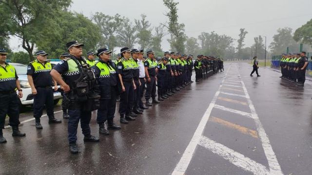 Megaoperativo en la Capital: patrullajes, controles y presencia en la zona roja.