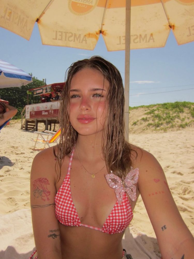 Coti Romero apostó por la bikini tendencia del verano y arrasó likes en Instagram