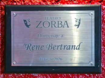 Emotivo reconocimiento en Carlos Paz: la sala del Zorba ahora se llama René Bertrand