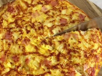 Cómo hacer una tortilla de jamón y queso: la receta para resolver la cena en 15 minutos