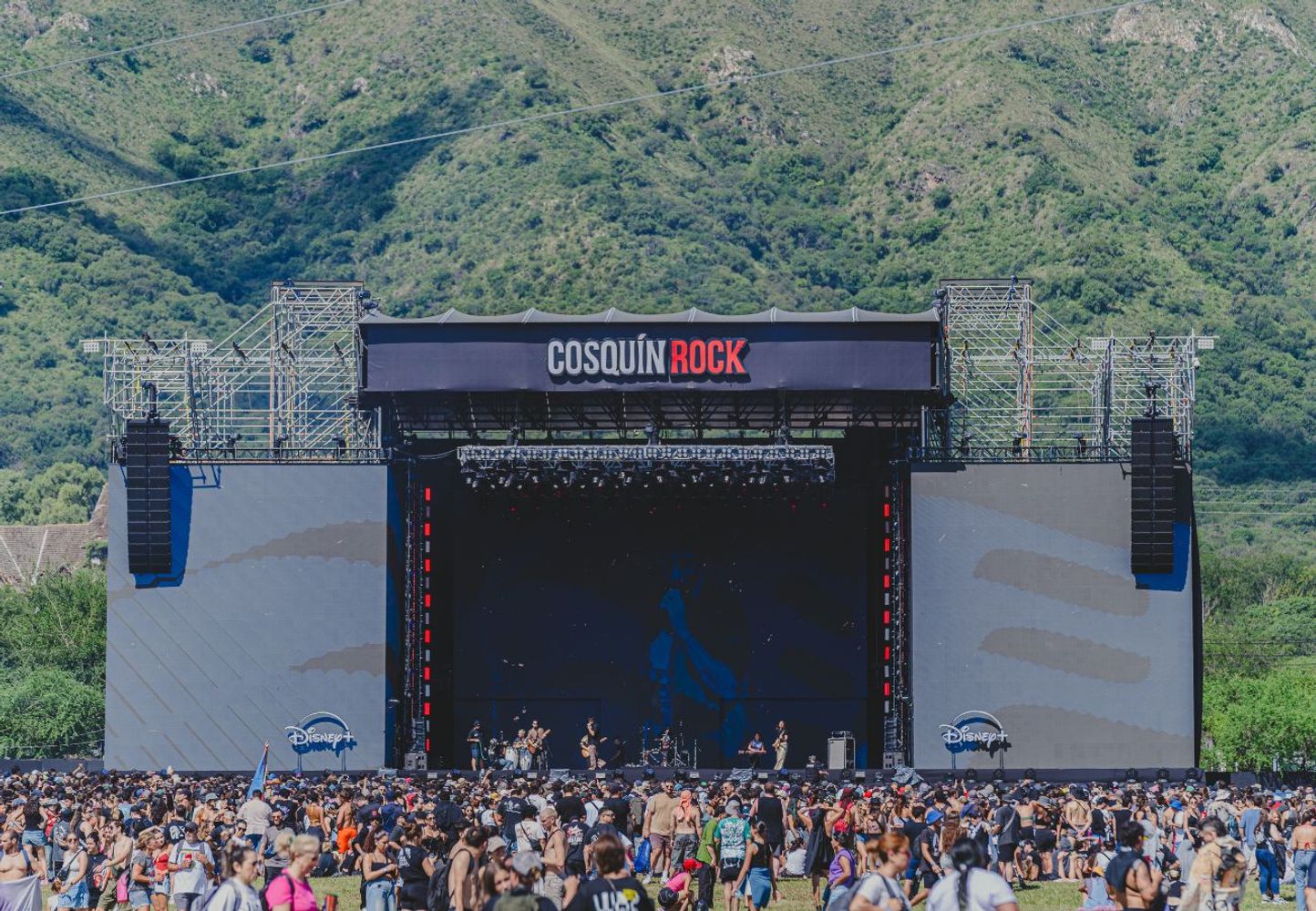 Cosquín Rock 2026 en vivo: dónde ver el streaming online y los horarios de cada escenario