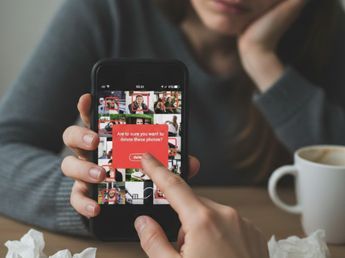 Qué dice la psicología sobre las personas que no borran las fotos de sus ex de Instagram