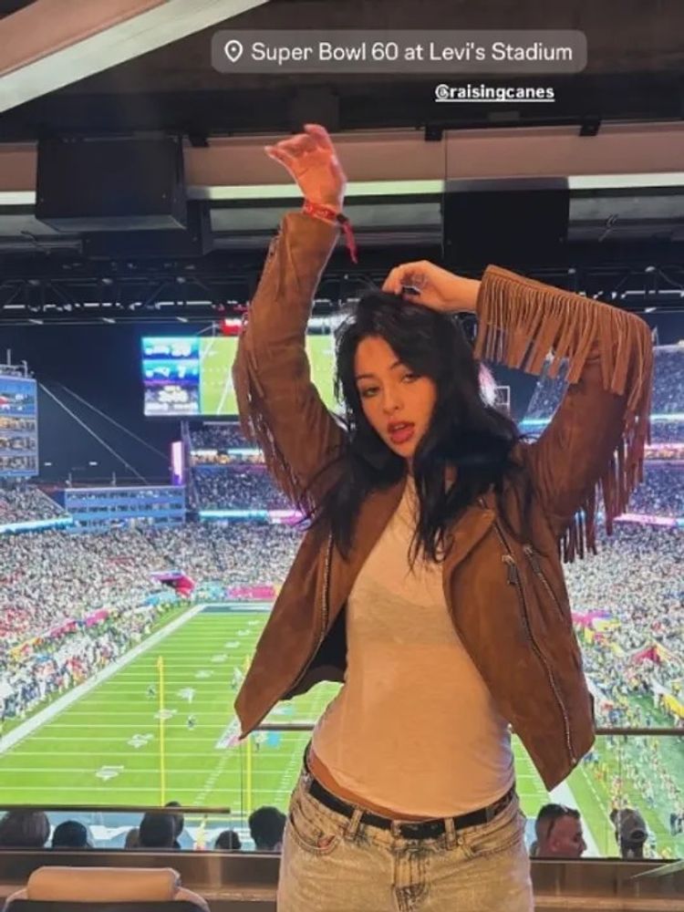 Mishka Silva en el Super Bowl.