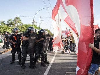 Tensión en Córdoba: detenidos y policías heridos en protestas contra la reforma laboral