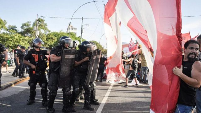 Disturbios en la protesta contra la reforma laboral en Córdoba.