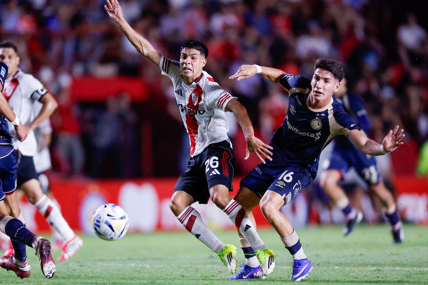 River perdió con Argentinos