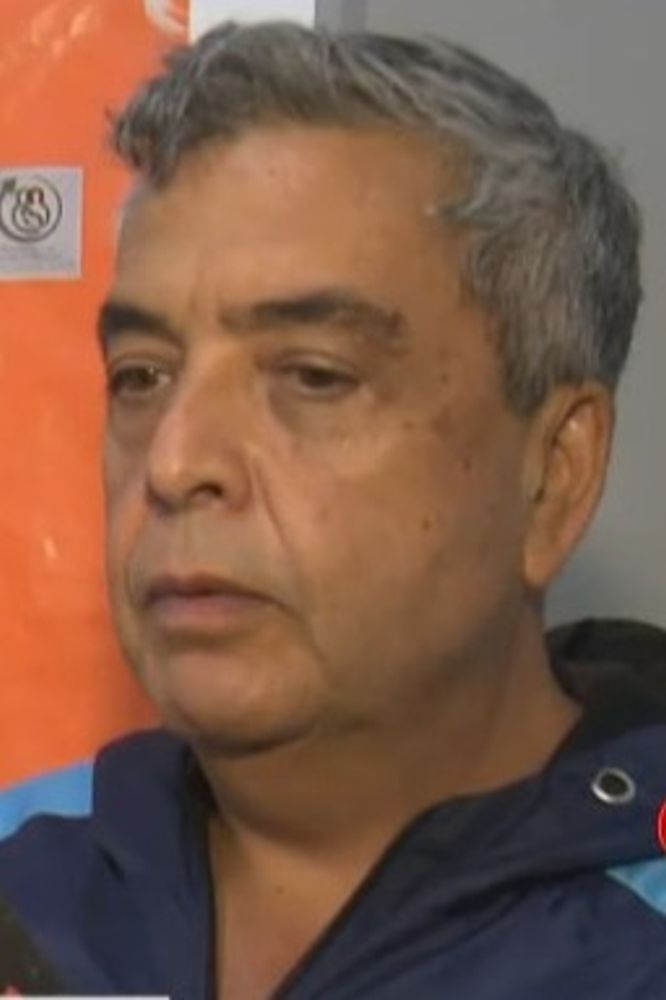 Uno de los médicos que recibió a la niña de 9 años.