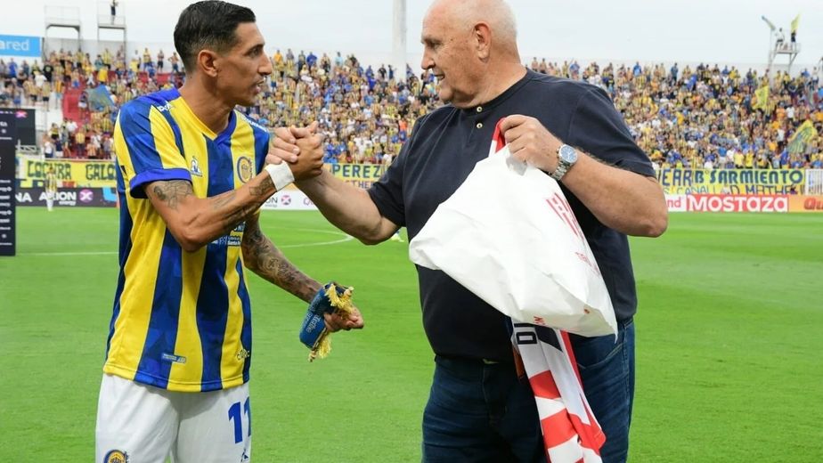 Un guiño inesperado: el regalo que recibió Di María antes del partido de Central que sorprendió a todos