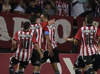 Jugó en Estudiantes, fue promesa del fútbol argentino y hoy trabaja de repartidor: "Acá estamos"