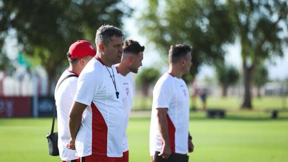 Diego Flores ya está al frente en Instituto; habla este viernes y debuta el domingo