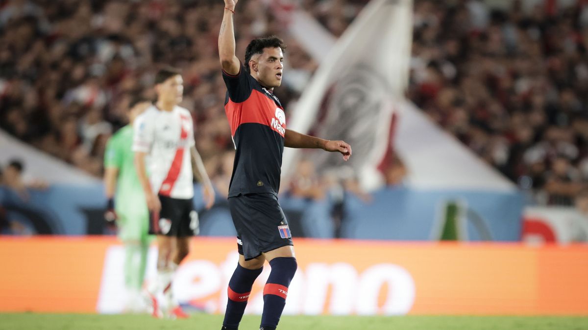 Con el ex Talleres como goleador del Apertura, Tigre saltó a la cima en la zona de Belgrano