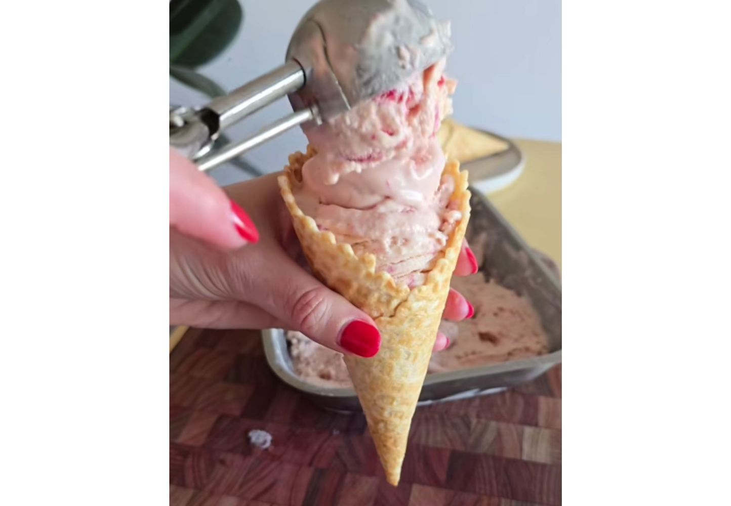 Con solo 3 ingredientes, este helado resulta una opción muy económica.