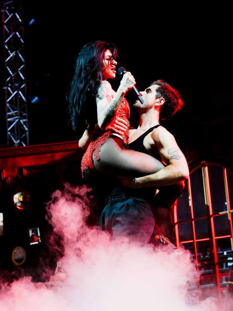 En los shows se muestran muy sensuales.