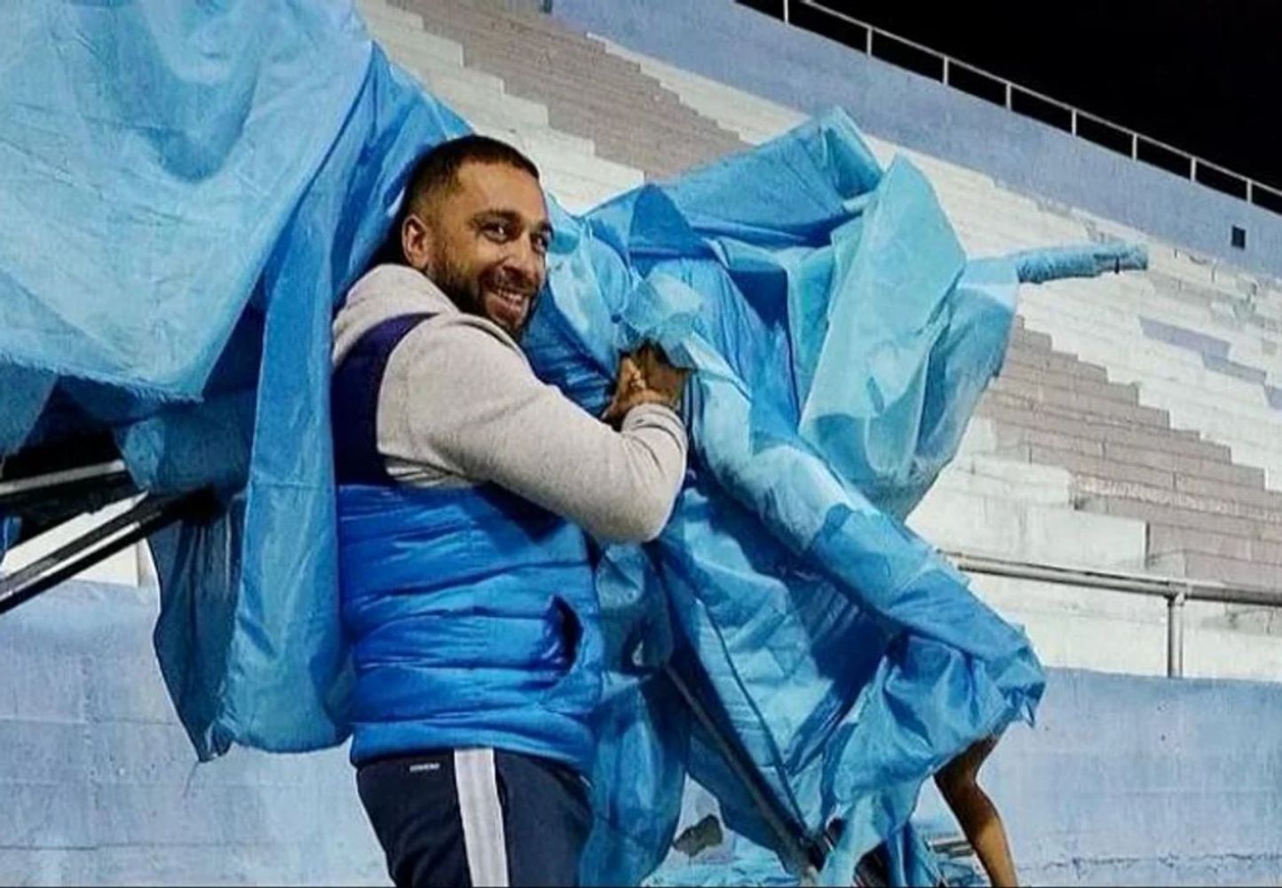 Lucas Pavón, barra de Belgrano.
