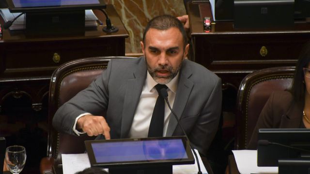 El senador por Jujuy de la Libertad Avanza, Ezequiel Atauche, celebró la media sanción del proyecto de modernización laboral.