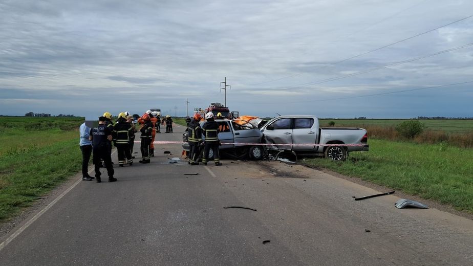 En un choque frontal en Las Varillas, hay una persona de 60 años fallecida y otra en grave estado