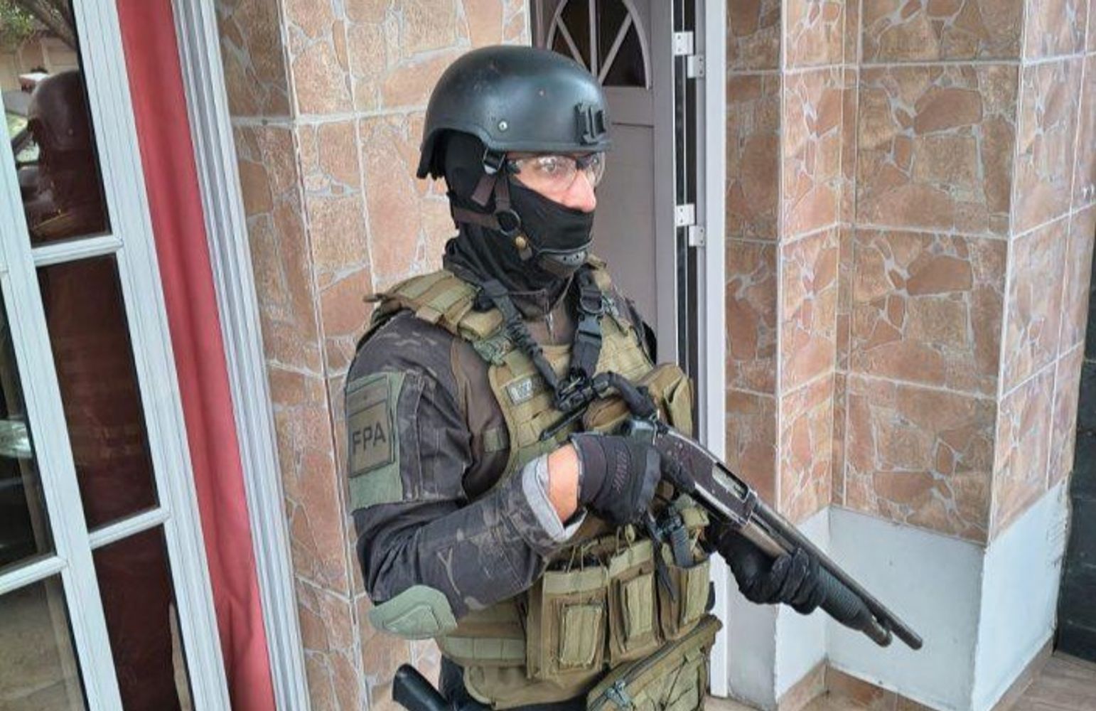 Tránsito: tenía un kiosco como fachada para ejercer el narcomenudeo y fue detenido por la FPA