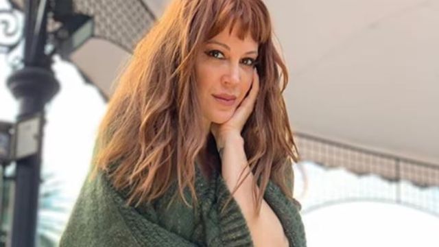 Miriam Lanzoni apostó por el color tendencia del verano y dio cátedra de estilo con frente al mar