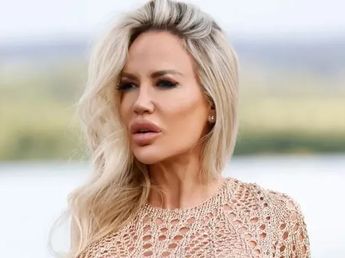 Luciana Salazar se sumó a la tendencia del verano y arrasó con un look total denim mega ajustado