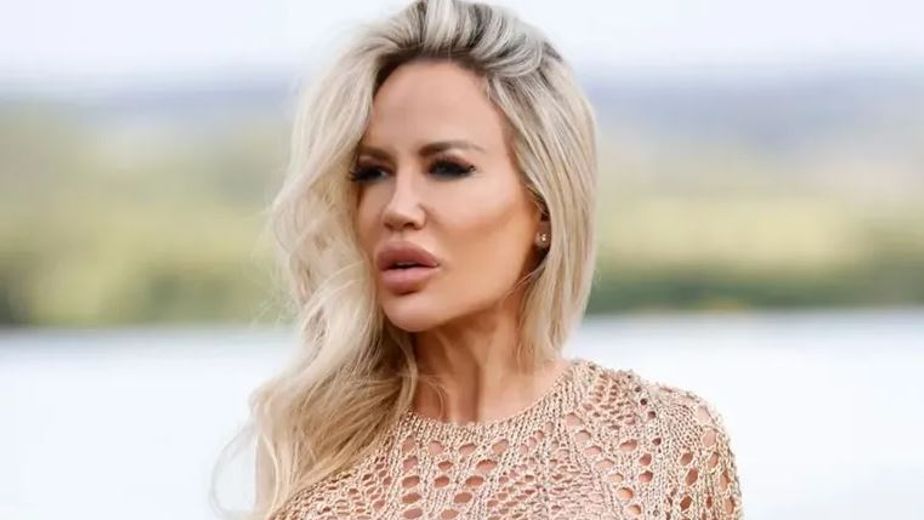 Luciana Salazar se sumó a la tendencia del verano y arrasó con un look total denim mega ajustado