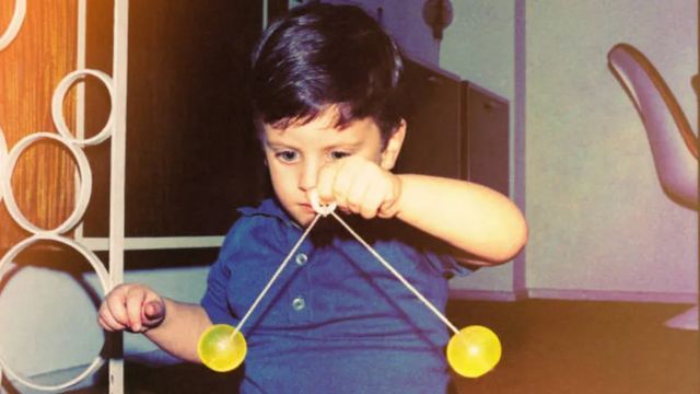 La niñez en la clase media de los años '70 definió rasgos que aún influyen en la adultez, según la psicología
