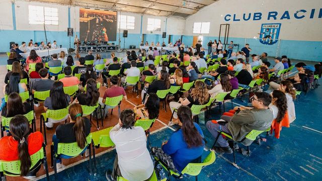 El Gobierno provincial abrió un encuentro comunitario en Fiambalá para acordar prioridades de obra.