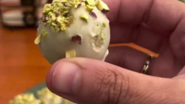Cómo hacer unas deliciosas trufas de pistacho con solo 6 ingredientes: la receta ideal para el postre del fin de semana