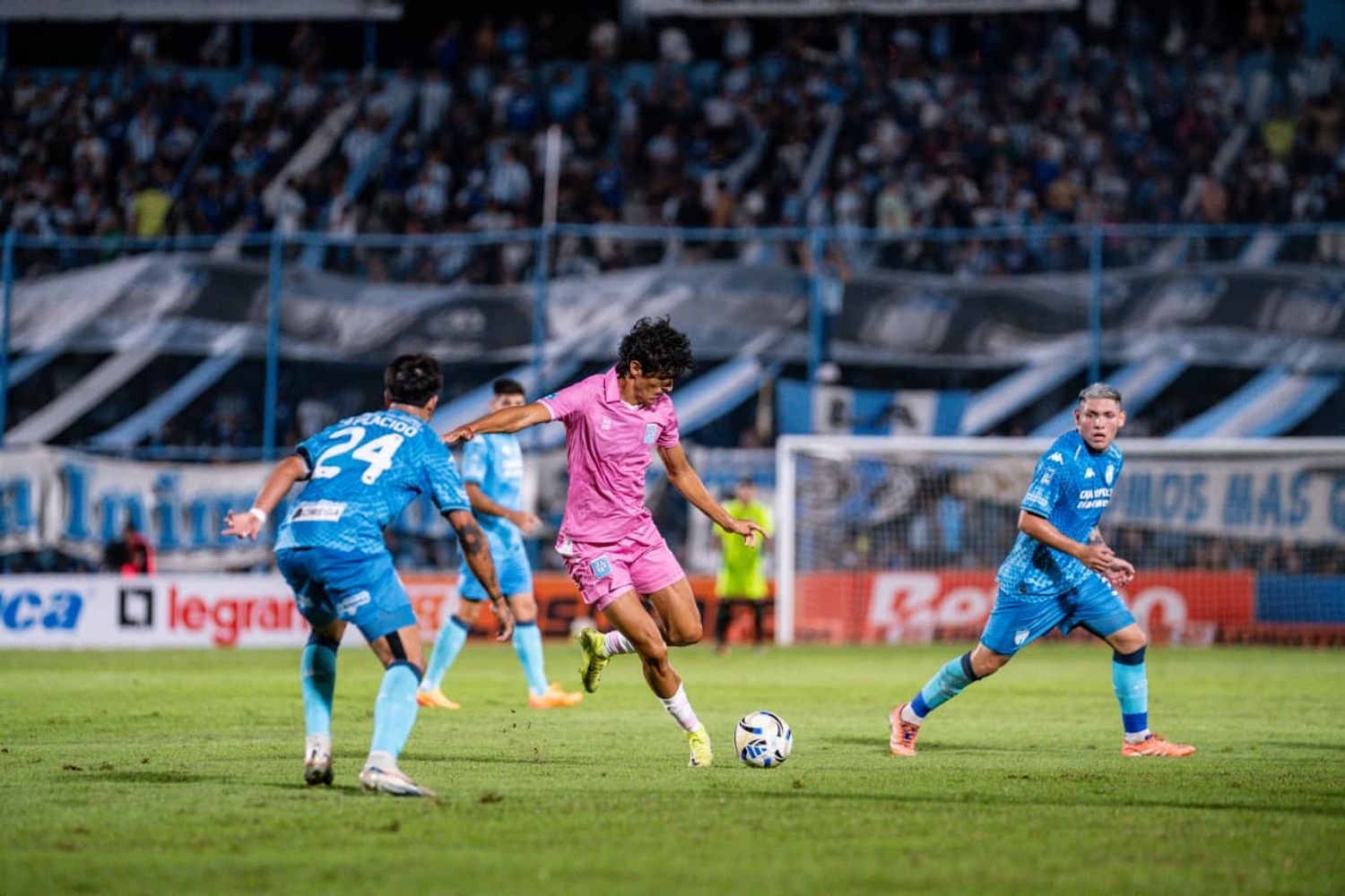 Estudiantes de Río Cuarto ante Atlético Tucumán