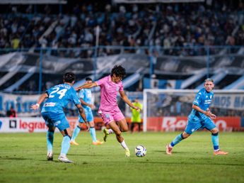 Estudiantes de Río Cuarto fue goleado categóricamente por Atlético en Tucumán