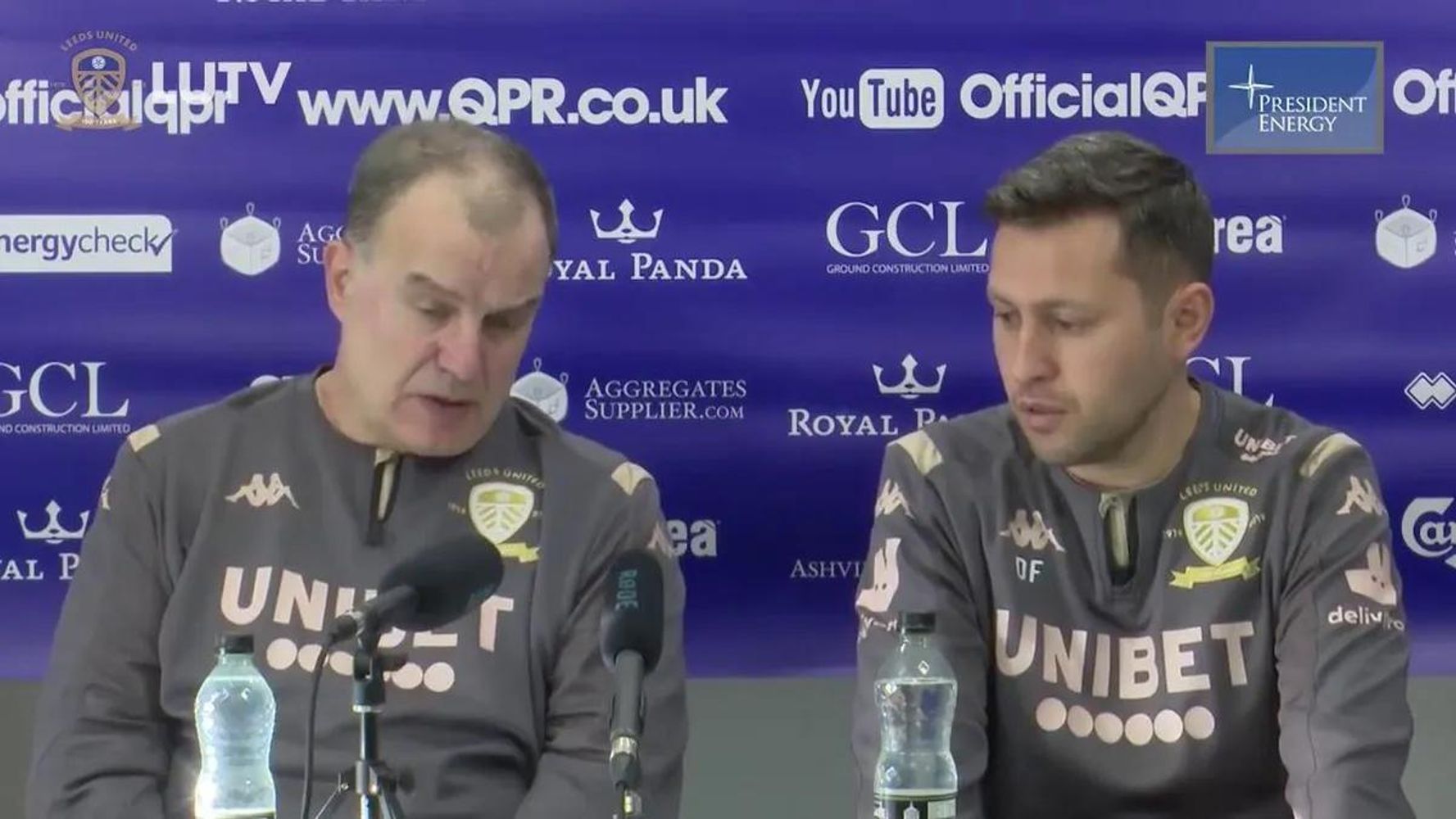 Diego Flores con Marcelo Bielsa.