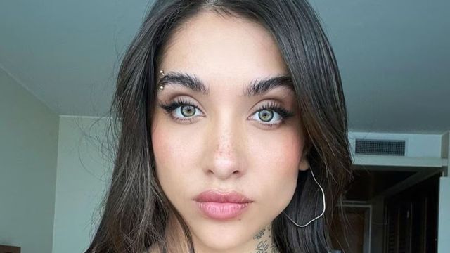 Desde Costa Rica, María Becerra posó con la bikini más diminuta desde todos los ángulos y revolucionó Instagram