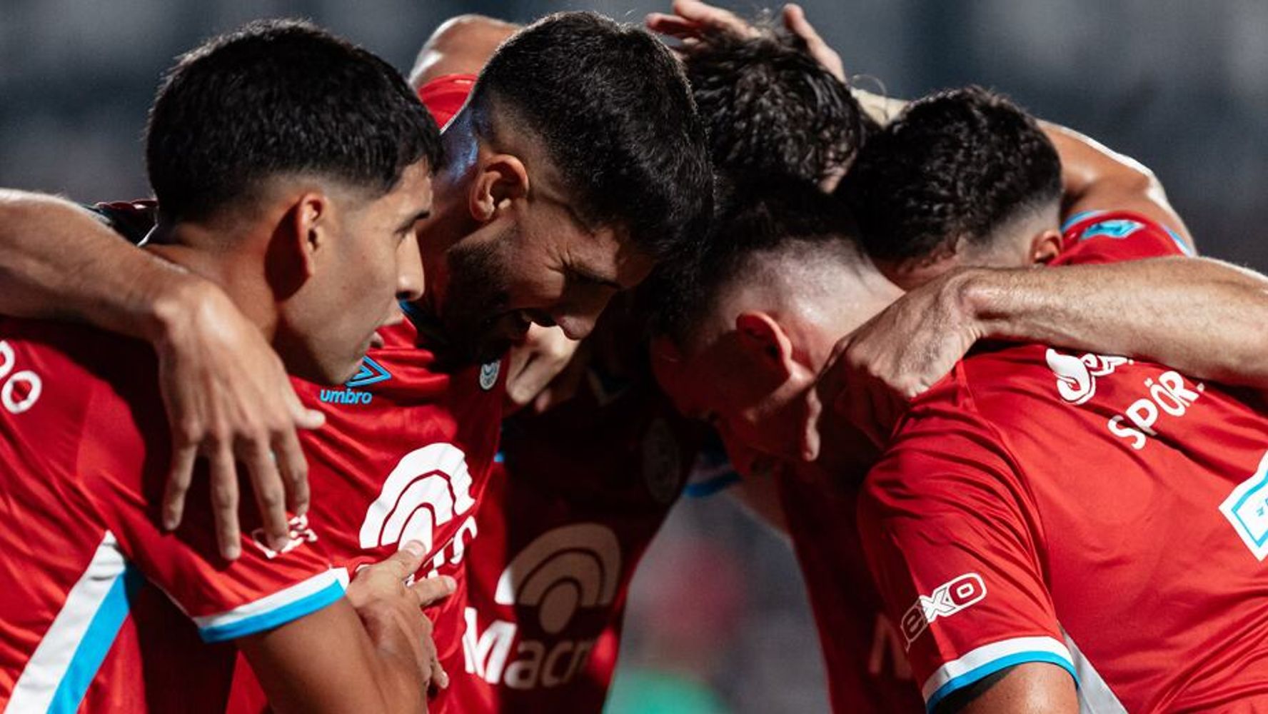 Festejo de Belgrano, por un gran triunfo ante un rival que quería la punta en el Apertura.