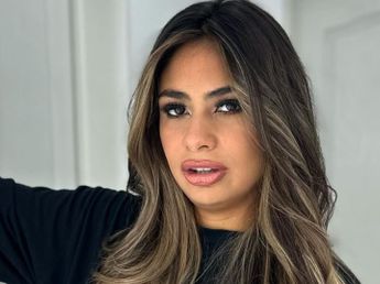 Desde la playa, Daniela Celis posó de espaldas con la bikini más diminuta del verano y se robó todas las miradas
