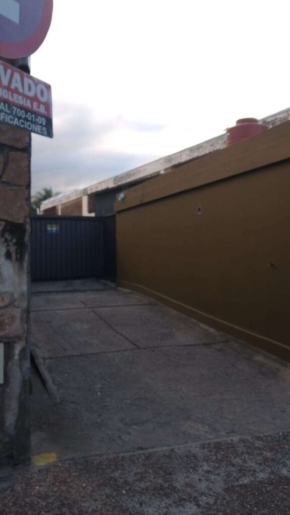 Anularon una cámara de seguridad en el ingreso y de un estacionamiento.