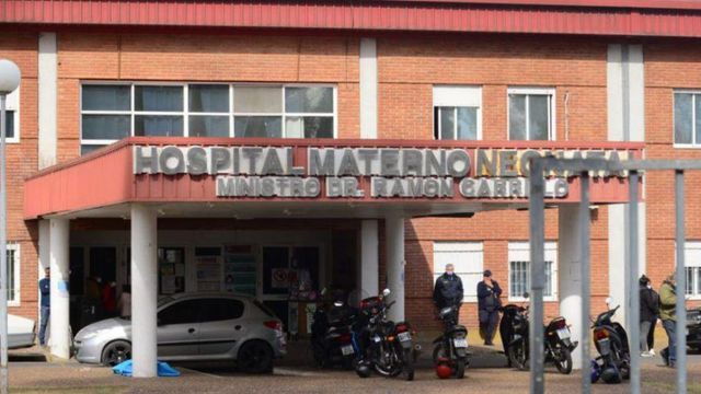 La criatura fue internada en el Hospital Materno Neonatal.