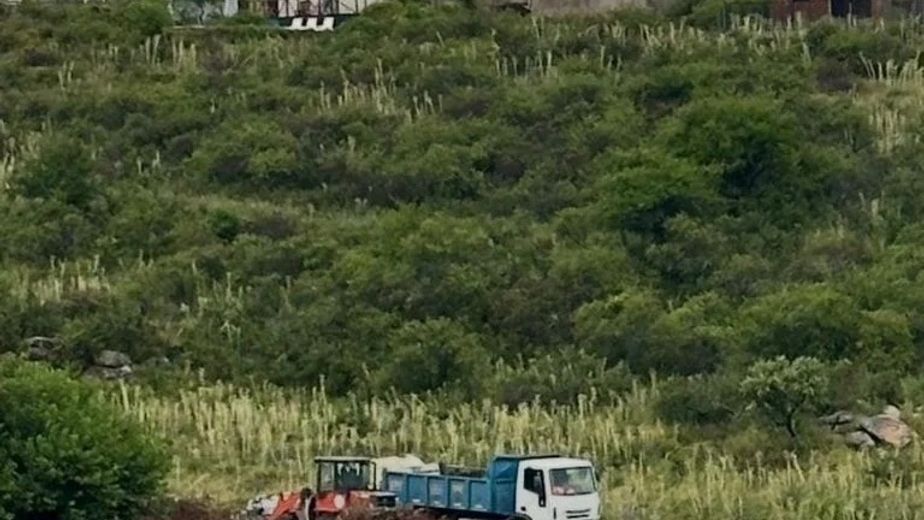 Vecinos de Villa Santa Cruz del Lago denuncian un basural municipal a cielo abierto