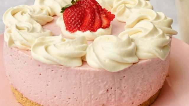 La receta de un cheescake de frutilla ideal para un postre fresco.