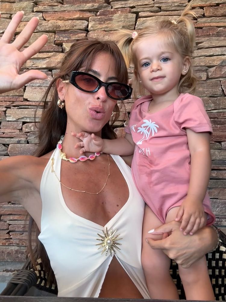 Agustina Casanova hija