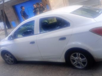 Discutió con su vecino y le destrozó el auto: violencia urbana en Córdoba