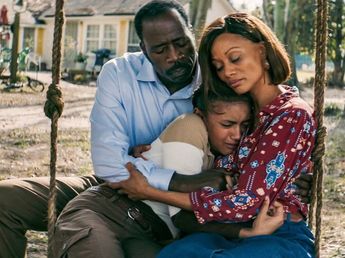 Netflix: la película basada en hechos reales que cambió la vida de 77 niños y conmovió al mundo
