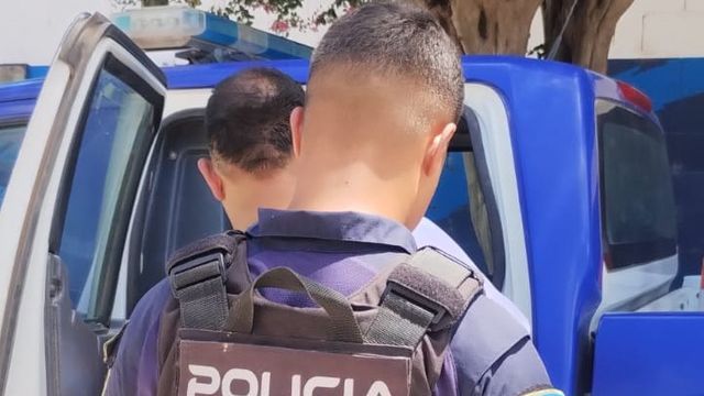 Tránsito: una mujer salvó su vida arrojándose de un automóvil cuando el chofer la amenazaba