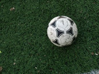 Falleció un comerciante de Carlos Paz tras sufrir un golpe jugando al fútbol