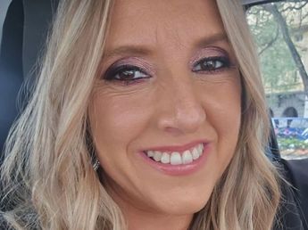 El auge del estilo "gorpcore": las claves del vibrante look de montaña con el que Paula Bernini impuso tendencia al aire libre