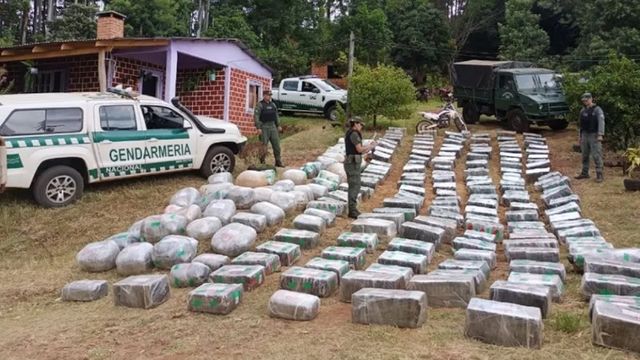 Golpe al narcotráfico en Dos de Mayo: incautan más de 4 toneladas de marihuana y detienen a dos personas.